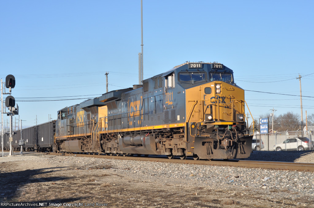 CSXT 7011 East